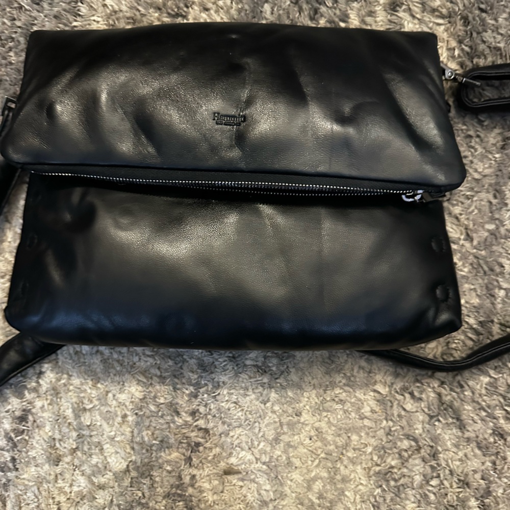 Elegant Black Leather Bag Hammitt